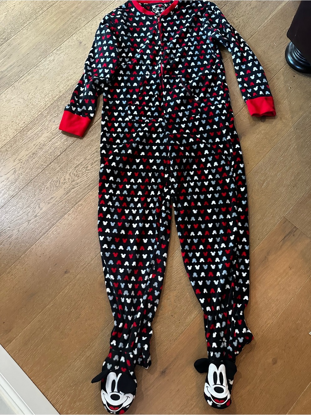 Women’s Disney Black, Red & White Mickey Heart Footed One-Piece Pajamas medium